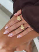 ANEL CORAÇÃO COM DETALHES VAZADOS - BANHADO A OURO