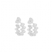 BRINCO ARGOLA COM DETALHES ANA - BANHADO A RÓDIO BRANCO