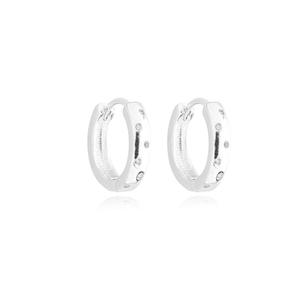 BRINCO ARGOLA COM ZIRCÔNIAS ESPAÇADAS GRANDE - BANHADO A RODIO BRANCO (T-E)