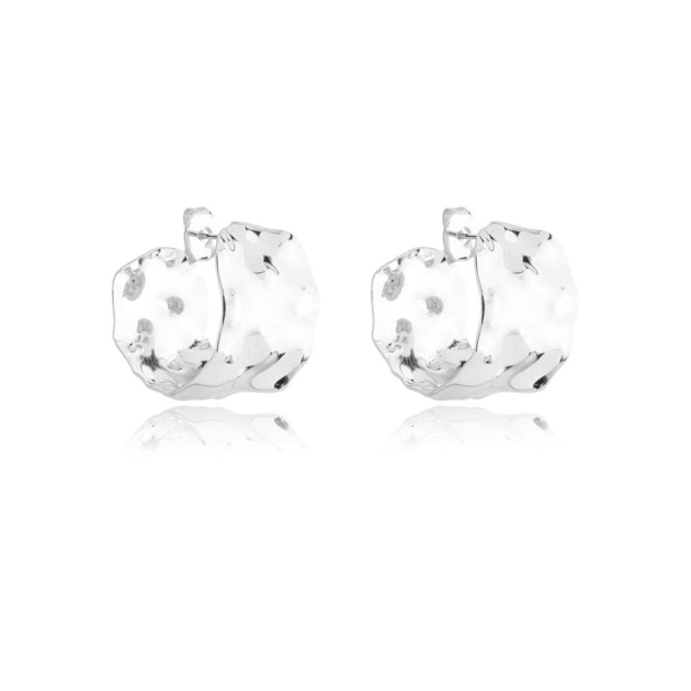BRINCO ARGOLA MARTELADA - BANHADO A RODIO BRANCO