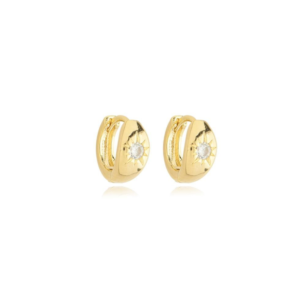 BRINCO ARGOLA UMA ESTRELA CRAVEJADA PEQUENA - BANHADO A OURO (T-H)
