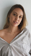 COLAR LETRA LISA DELICADA - BANHADO A RÓDIO BRANCO