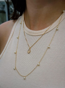 COLAR LONGO COM PÉROLAS PENDURADAS - BANHADO A OURO